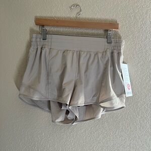 NWT Lululemon Hotty Hot HR 2.5” Shorts